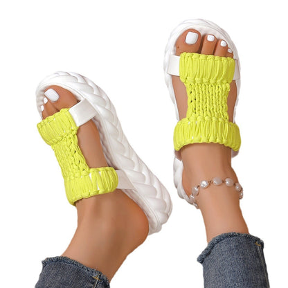 Zapatillas tejidas gruesas en colores brillantes