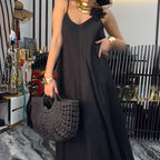 Maxikleid mit Spaghettiträgern in Schwarz
