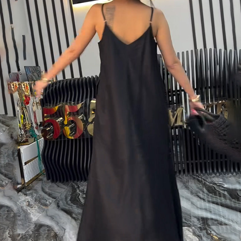 Maxikleid mit Spaghettiträgern in Schwarz