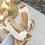 💖Lässige Damen-Sandalen mit floralem Hohlsaum und schrägem Absatz