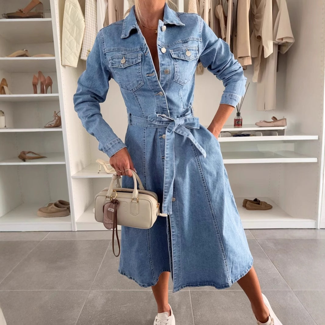Vestido de jean para mujeres con una barra de botones y mangas largas