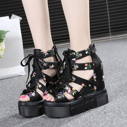 Elegantes sandalias con un escote para mujeres