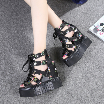 Elegantes sandalias con un escote para mujeres