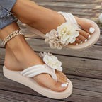 Rutschfeste Strandsandalen für Damen mit floralen Details