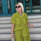 Atmungsaktiver Zweiteiler in Uni-Farbe – Kurzärmlige Hemdbluse mit Kragen & Hose mit weitem Bein