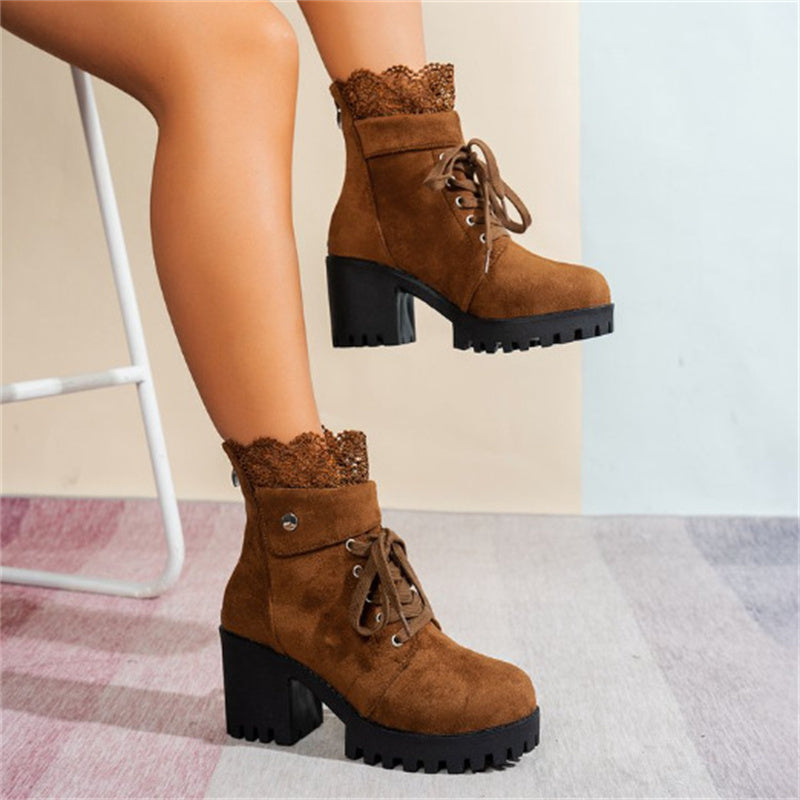 Damen-Stiefeletten mit dickem Absatz und Spitze