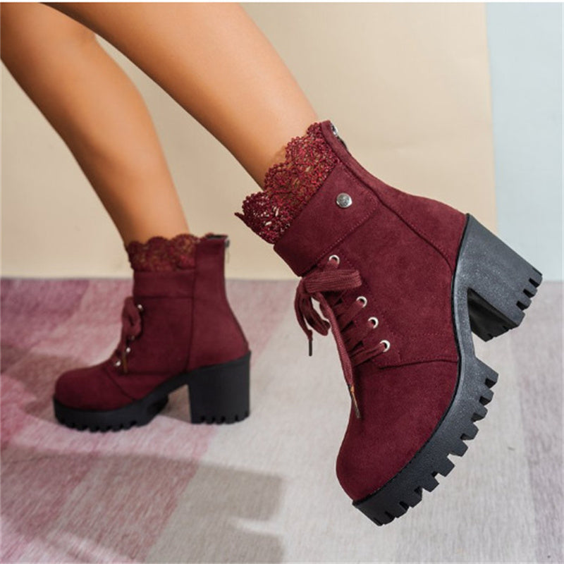 Damen-Stiefeletten mit dickem Absatz und Spitze