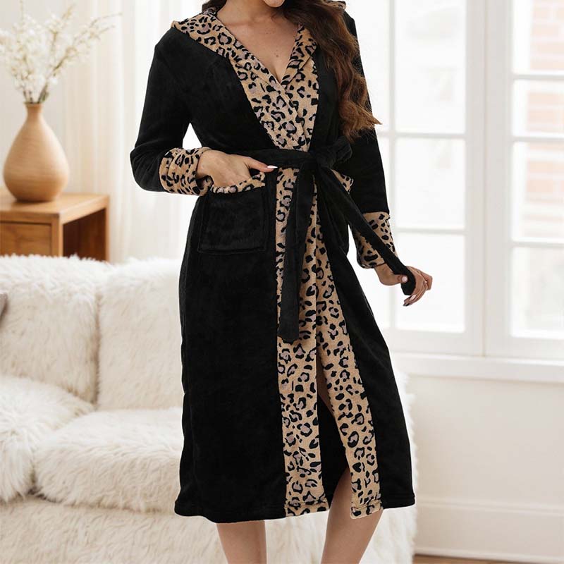 🎅Weihnachtsangebote 50% RABATT🎁🎄Gemütliches Damenbadekleid mit Kapuze und Leopardenmuster