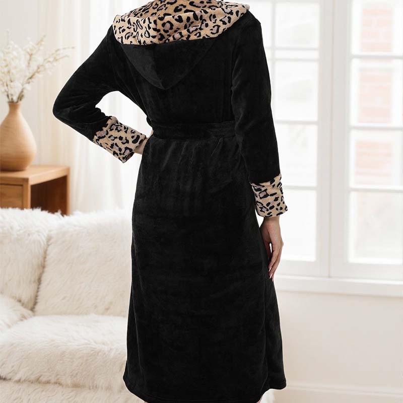🎅Weihnachtsangebote 50% RABATT🎁🎄Gemütliches Damenbadekleid mit Kapuze und Leopardenmuster