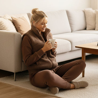 Ihr neues Lieblingsoutfit für den Winter – ein dreiteiliges Lounge-Set aus warmem Strick, das Sie den ganzen Tag über gemütlich, schick und selbstbewusst hält ❄️