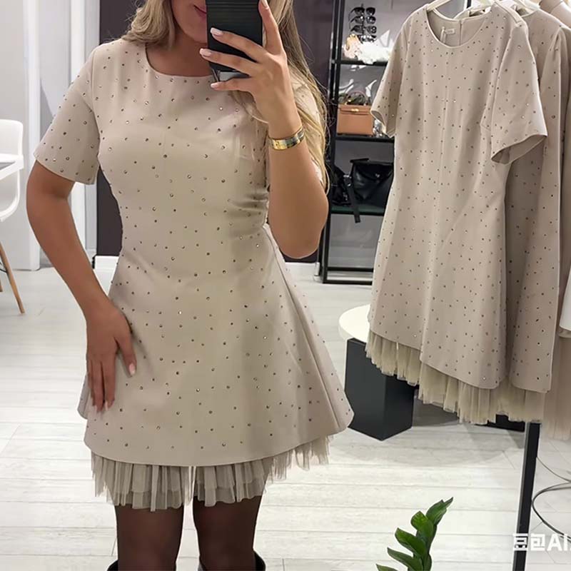 Glitzerndes Minikleid mit kurzen Ärmeln und Spitzenbesatz für Damen